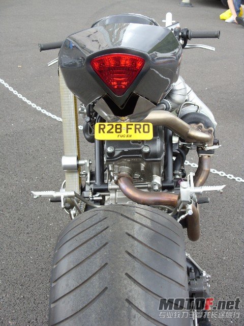 honda-1000-vtr-turbo-06.jpg