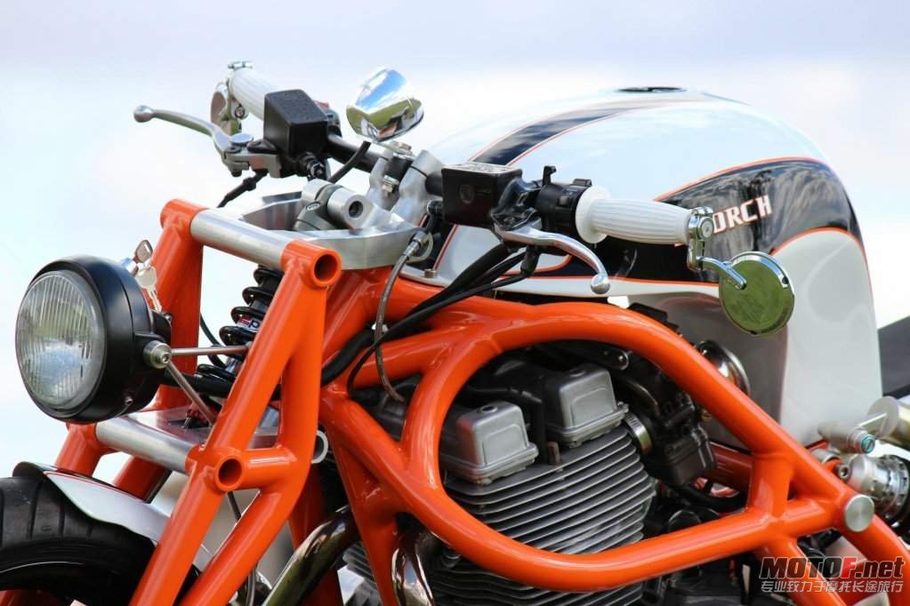 Custom Scorch Laverda 1000  2.jpg