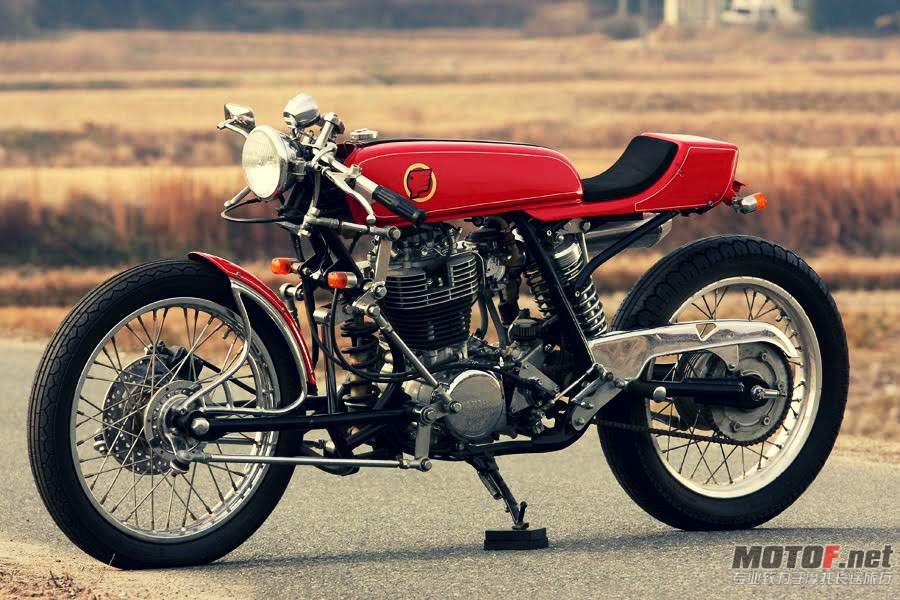 Yamaha SR400 by Skull Motorcycles  2.jpg