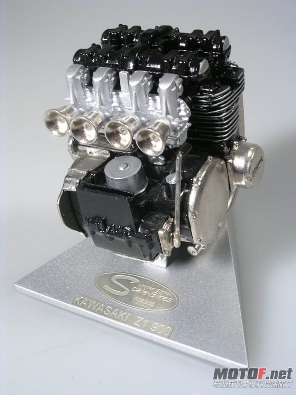 KawasakiZ1900Motor_b2.jpg