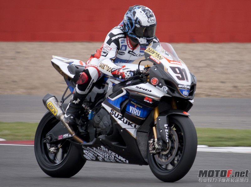Leon_Haslam_2010_SBK_Silverstone_2.jpg