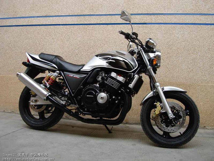 96CB400-1_hqK768JoBemL[1].jpg