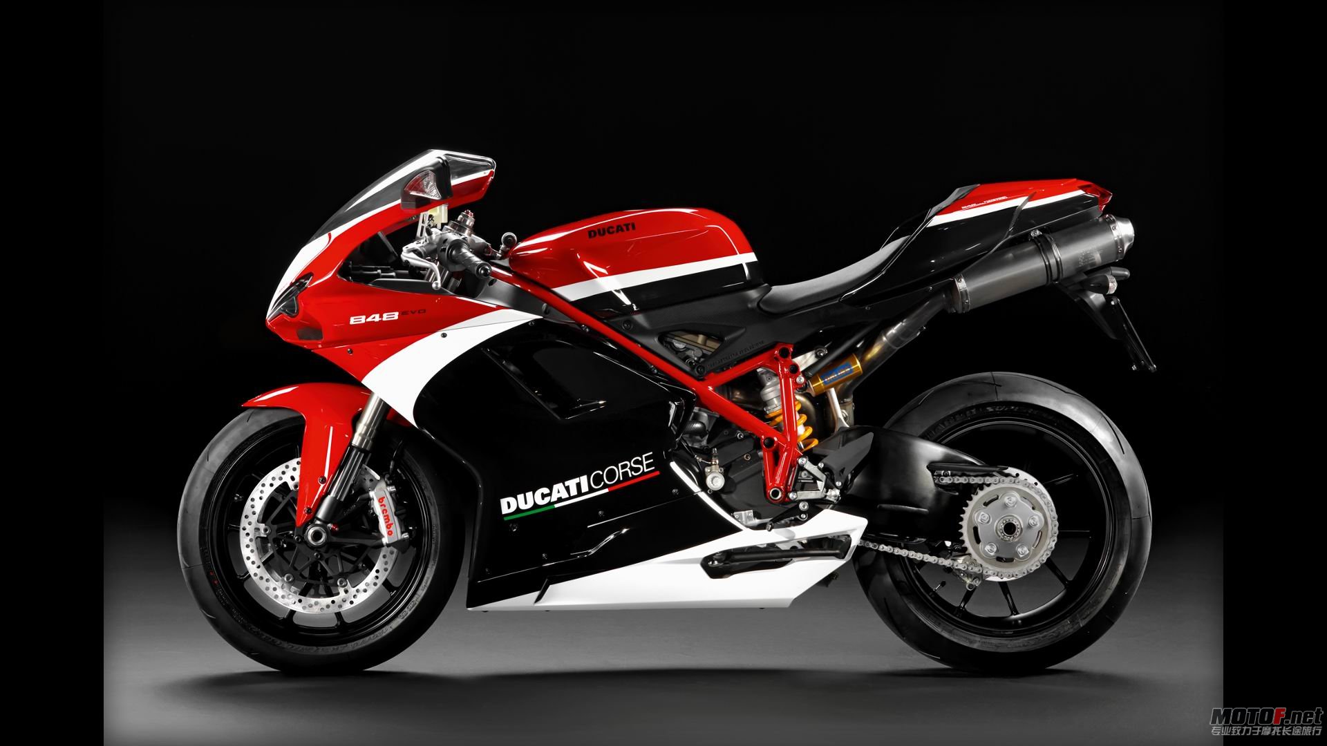 SBK-848evo_2012_Studio_Corse_G01_1920x1280.mediagallery_output_image_[1920x1080].jpg