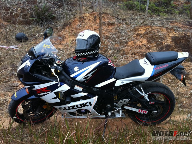 095930stsa0220h01en6ie.jpg