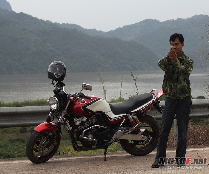 7b73f3cab9e15ab625aed527a6d88d6fbe5a4d604b64b42ca35d6ea810a64bb01165ca570ea4d435.jpg
