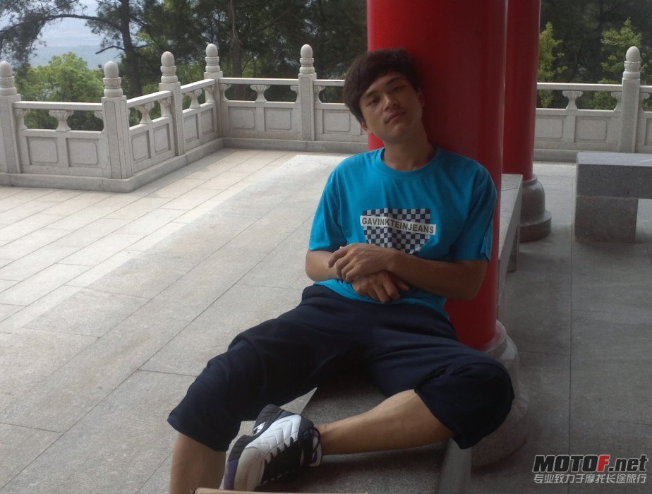 有点小累吧，坐坐先，