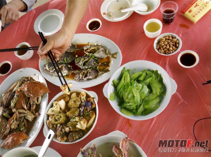 饭店材料不多，只能随便吃了