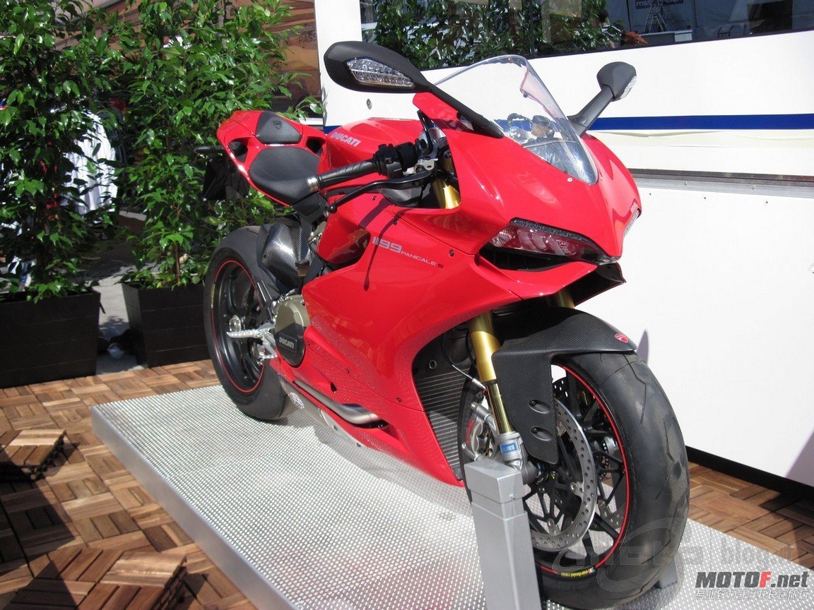 big_accHospitalityDucatiAlthea2.jpg