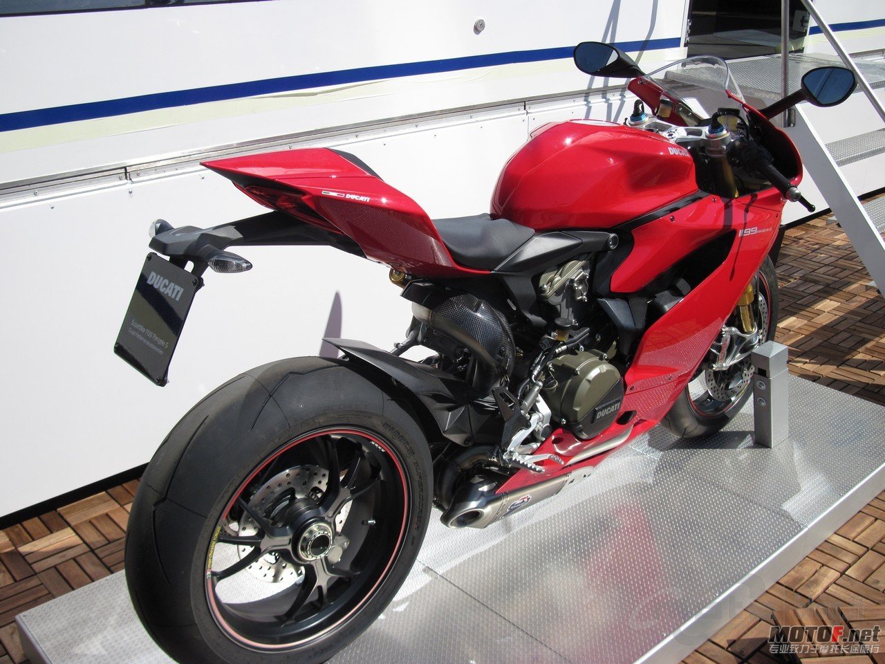 big_accHospitalityDucatiAlthea3.jpg