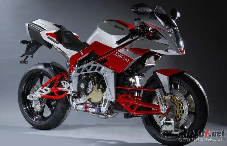 也许你会说今时今日一公升跑车的马力不足100ps是否太低。但Bimota Tesi-3D的主要卖点其实不是马力，而是破格 ...