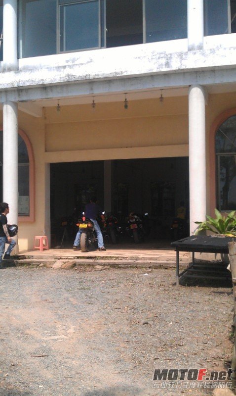 12-BF4C3C03-1739176-800.jpg