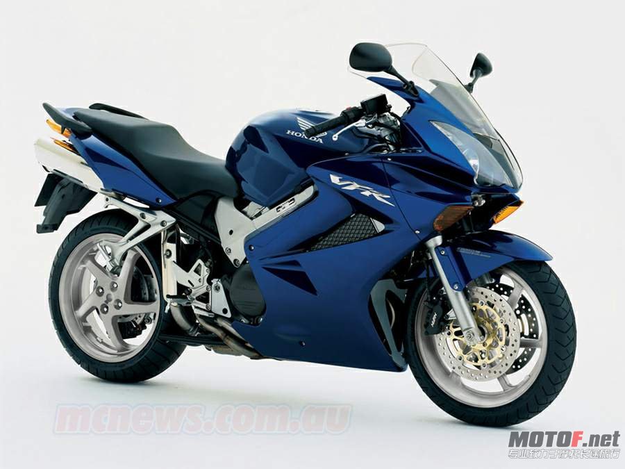 Honda VFR800 06  3.jpg