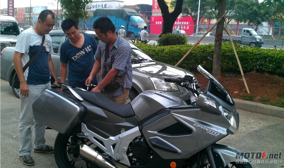 TR650.jpg5.jpg