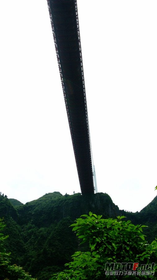 1200多米跨越整个峡谷