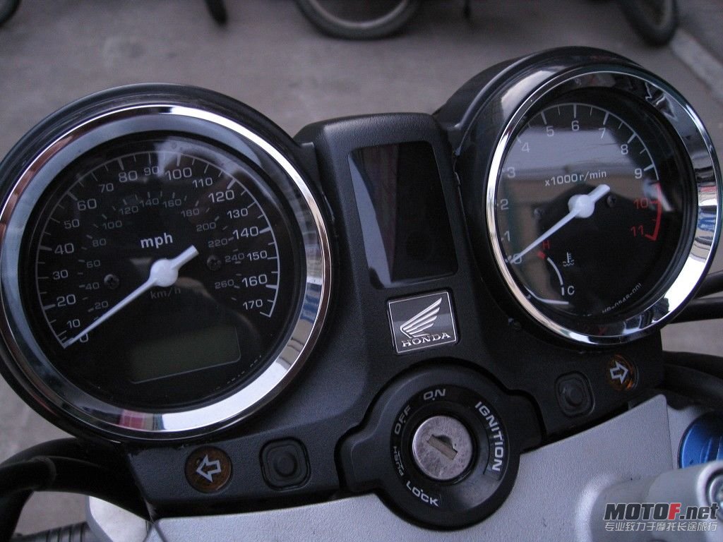 1054060288k22mjm2eukj1.jpg