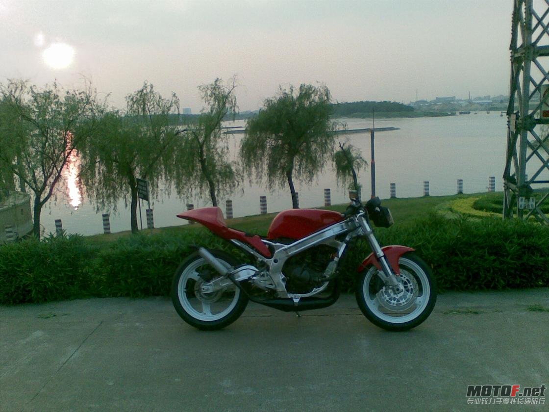 RG125 (8).jpg