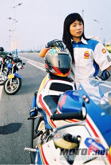 CSBK GP125冠军女车手 吴霞2.jpg