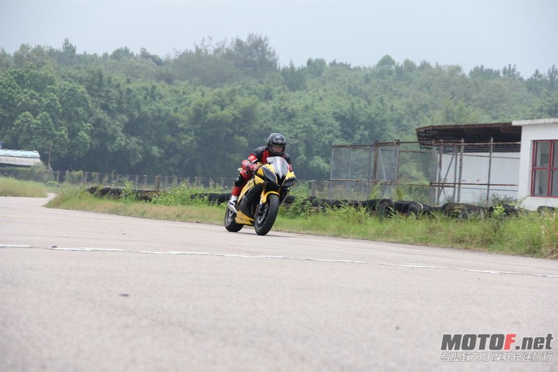 IMG_2442_调整大小.JPG
