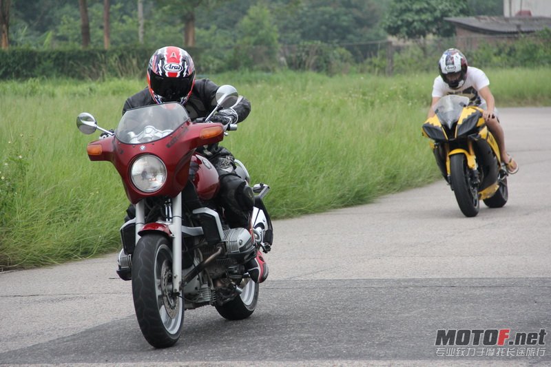 R1100 巡航 照劈可也！！