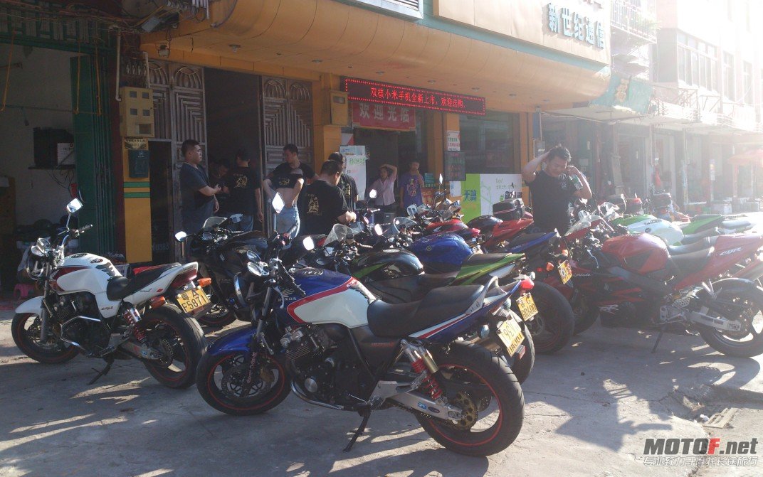 QQ截图20120628234938.jpg