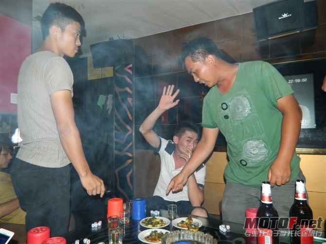 群猪的叼毛.jpg