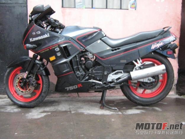 1274811568_60185373_3-MOTO-KAWASAKI-NINJA-GPX750-Motocicletas-Scooters-1274811568.jpg