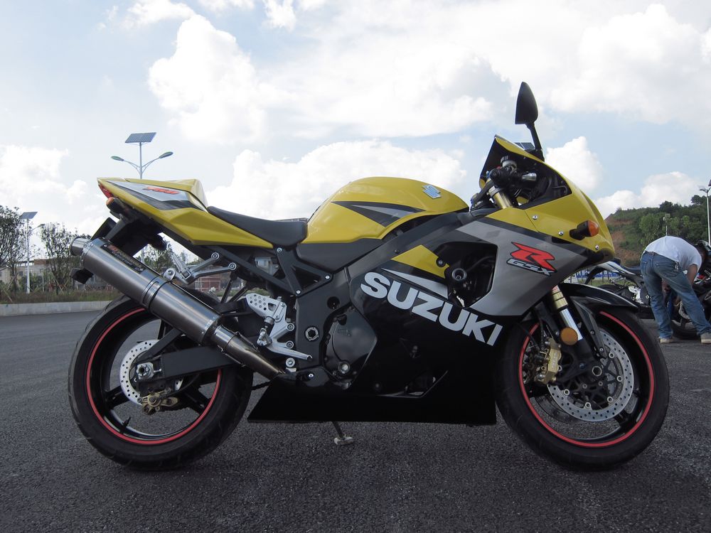05年 GSX750  中R.jpg