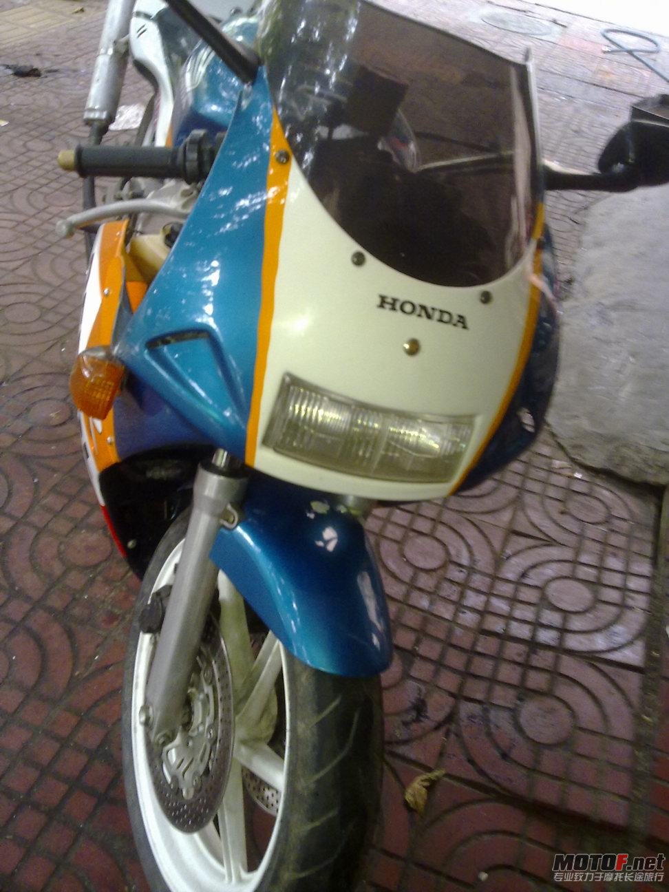 8F5C9B35.jpg