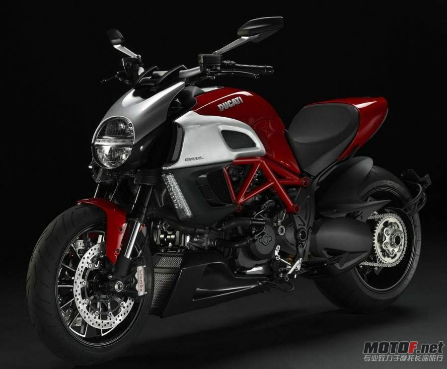 Ducat Diavel 11.jpg