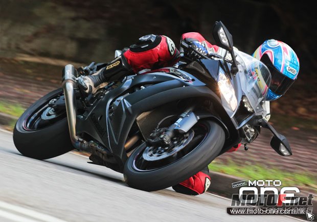 kawasaki_zx-10r_yahama_yzf_R1_08.jpg