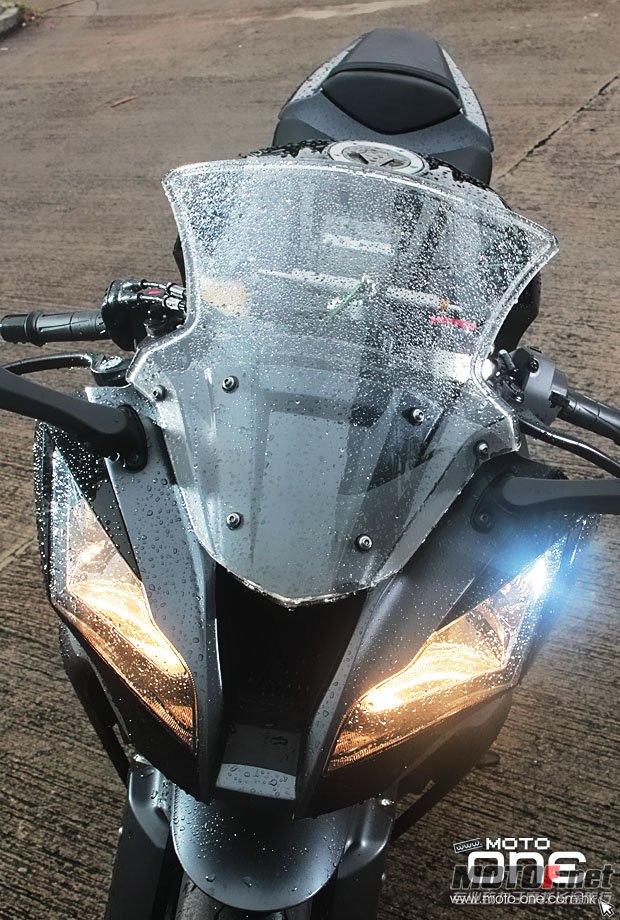 kawasaki_zx-10r_yahama_yzf_R1_57.jpg