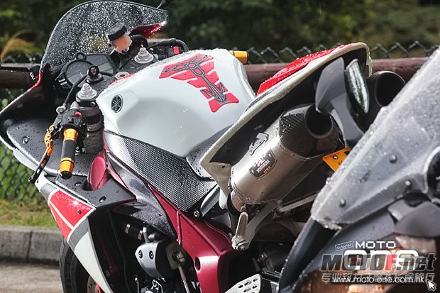 kawasaki_zx-10r_yahama_yzf_R1_36.jpg