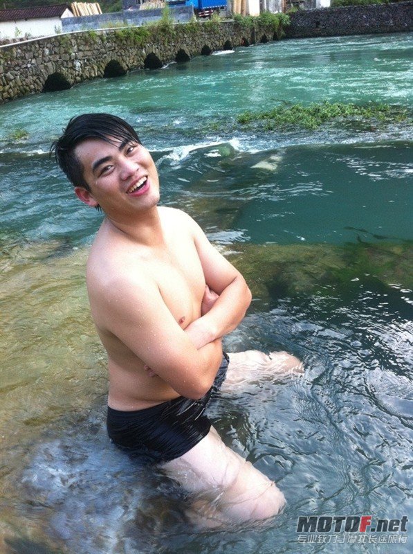 893.jpg