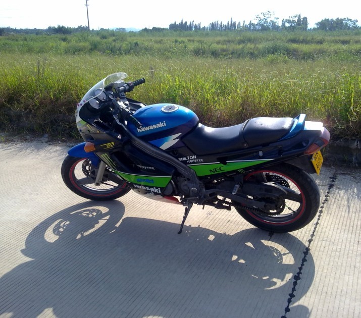 ZZR6.jpg