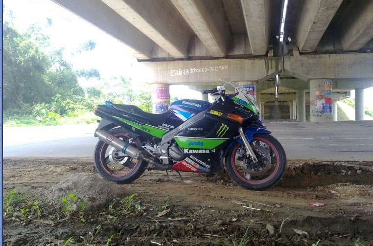 ZZR5.jpg