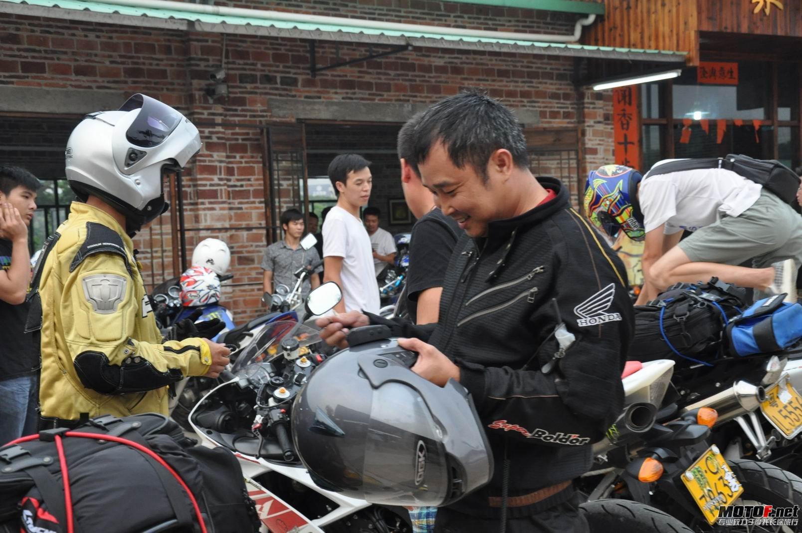 140520pl4bhs4iyusublyc.jpg