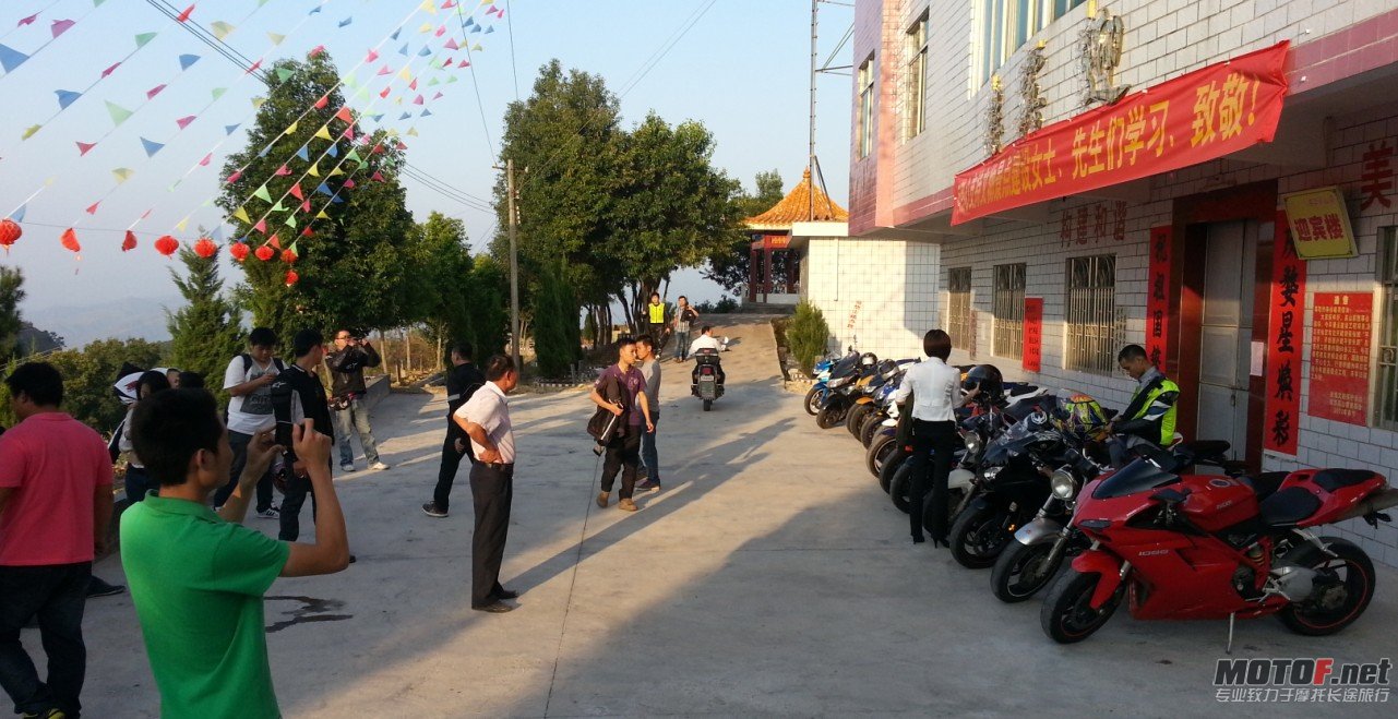 QQ截图20121013212457.jpg