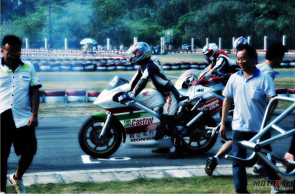 02.jpg