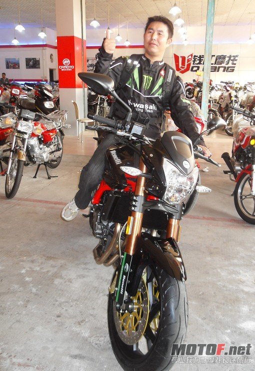 22车主试骑.jpg