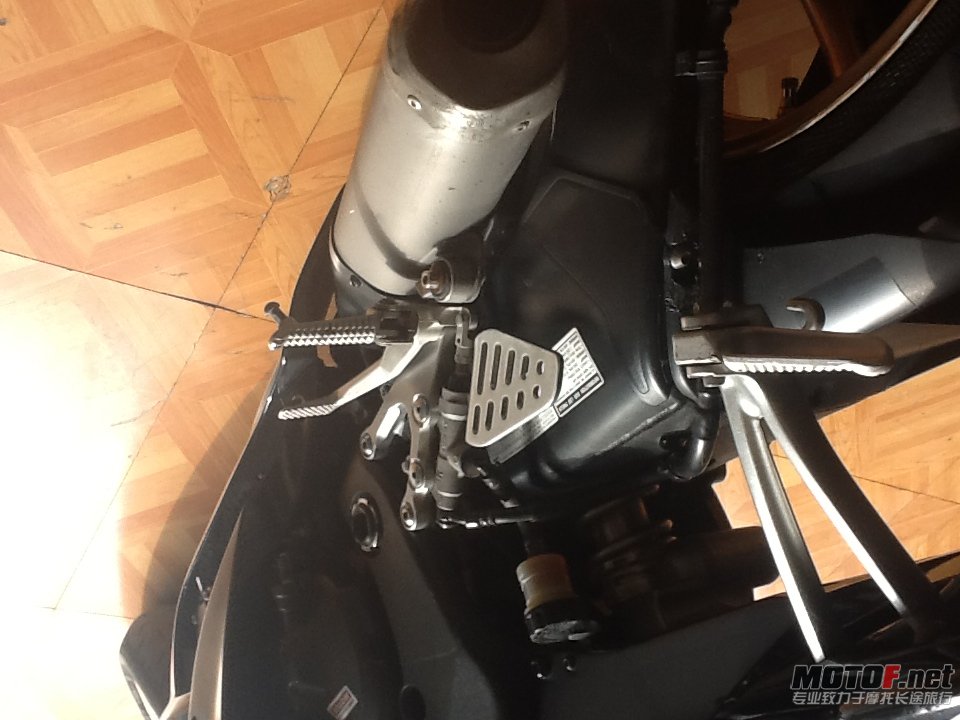 r6 006.jpg