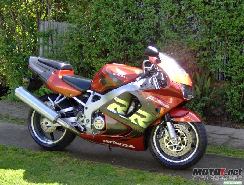 1227333791238431-Honda-CBR-900-RR.jpg