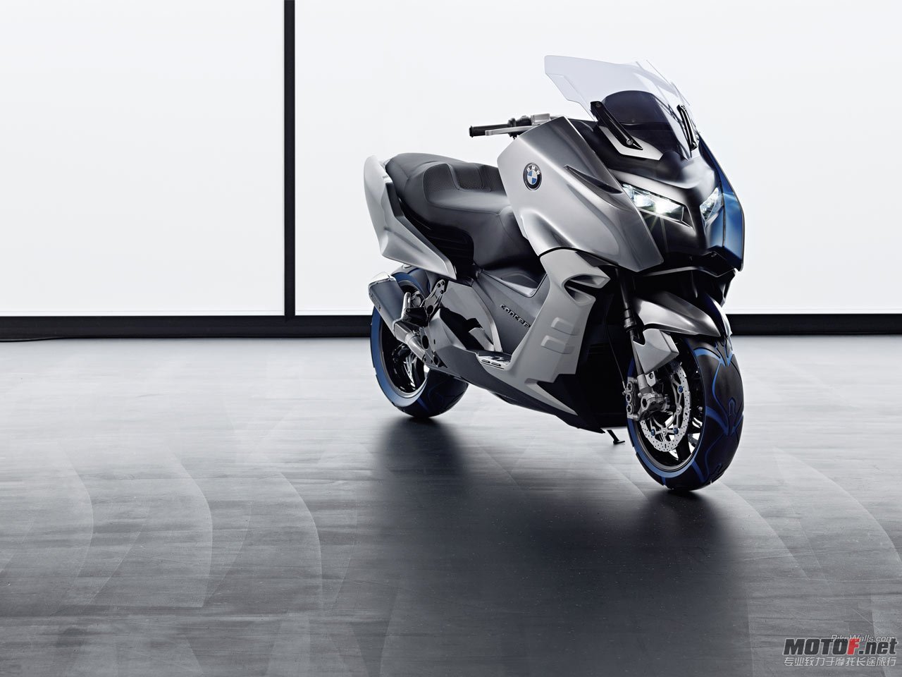 BMW_CONCEPT_C_studio_2010_09_1280x960.jpg