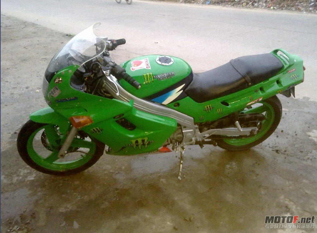 ZZR4.jpg