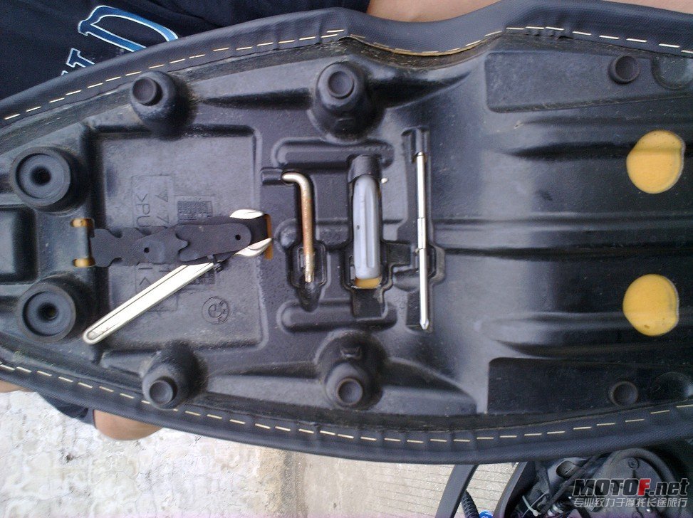 F800R.jpg2.jpg