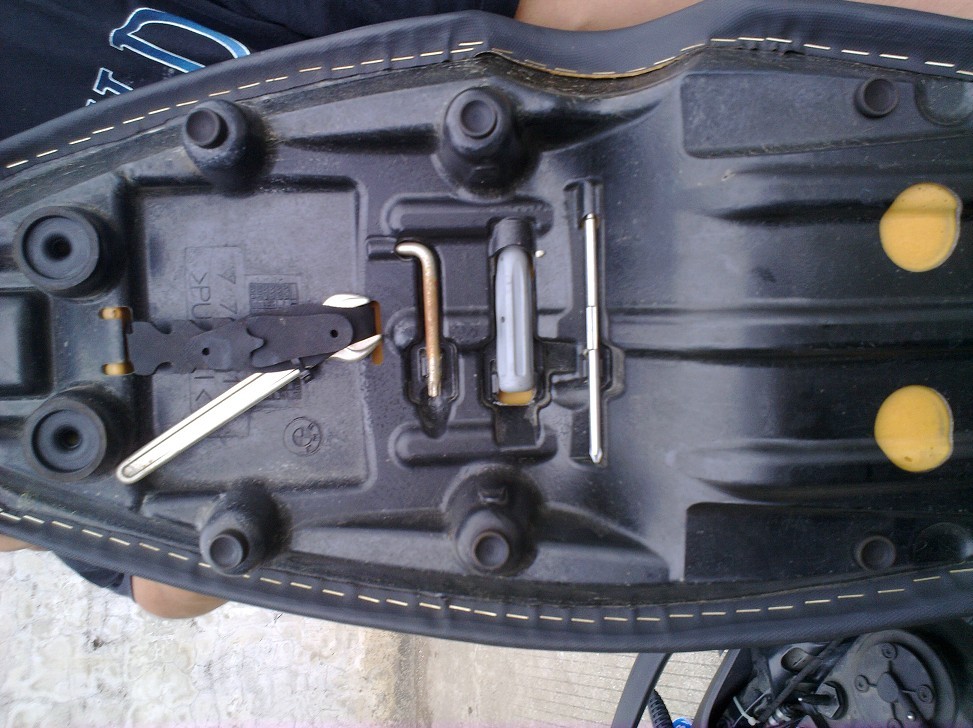 F800R.jpg2.jpg