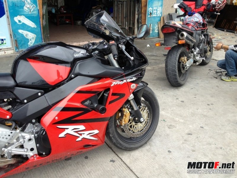 1251396l5hiaclattvh61v[1].jpg