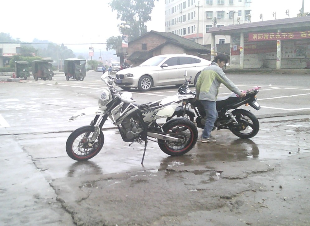 QQ截图20121205230758.jpg
