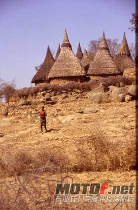 cameroon_huts.jpg