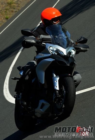 2013_Ducati_Multistrada1200S_Touring_TOR (11)[1].jpg