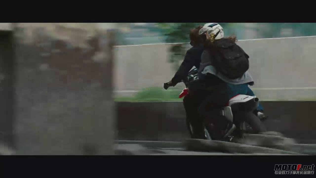 [电影天堂www.dy2018.net].谍影重重4.720p.BD中英双字幕_20121222132048.JPG